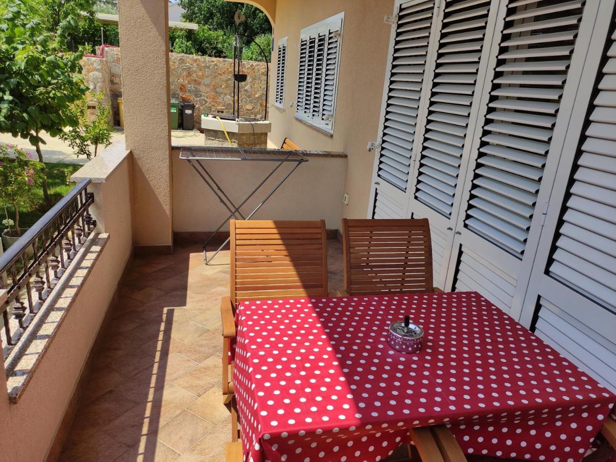 Apartment Veglia Екстер'єр фото
